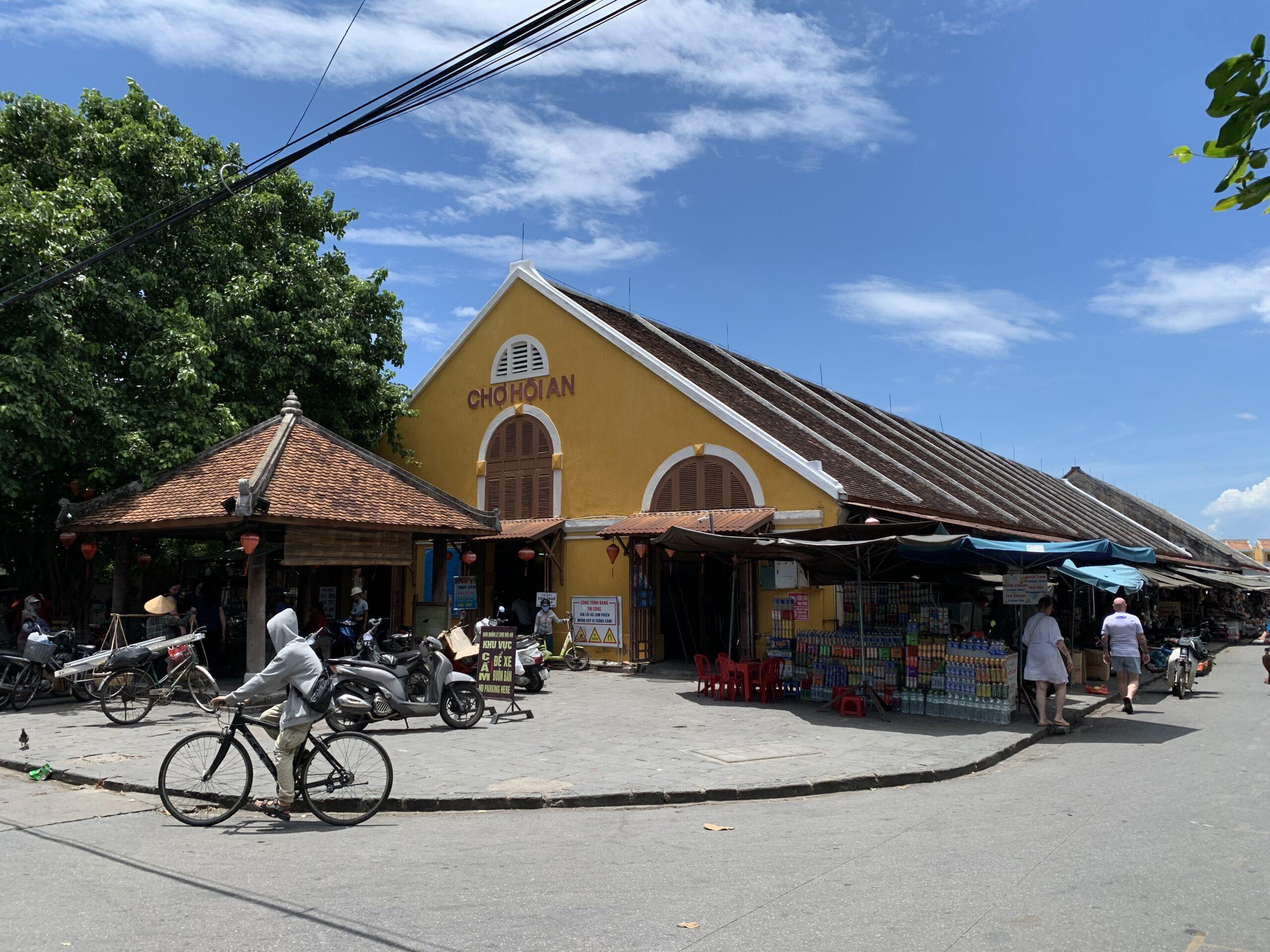 Cho Hoi An covered market building on a Hoi An market street