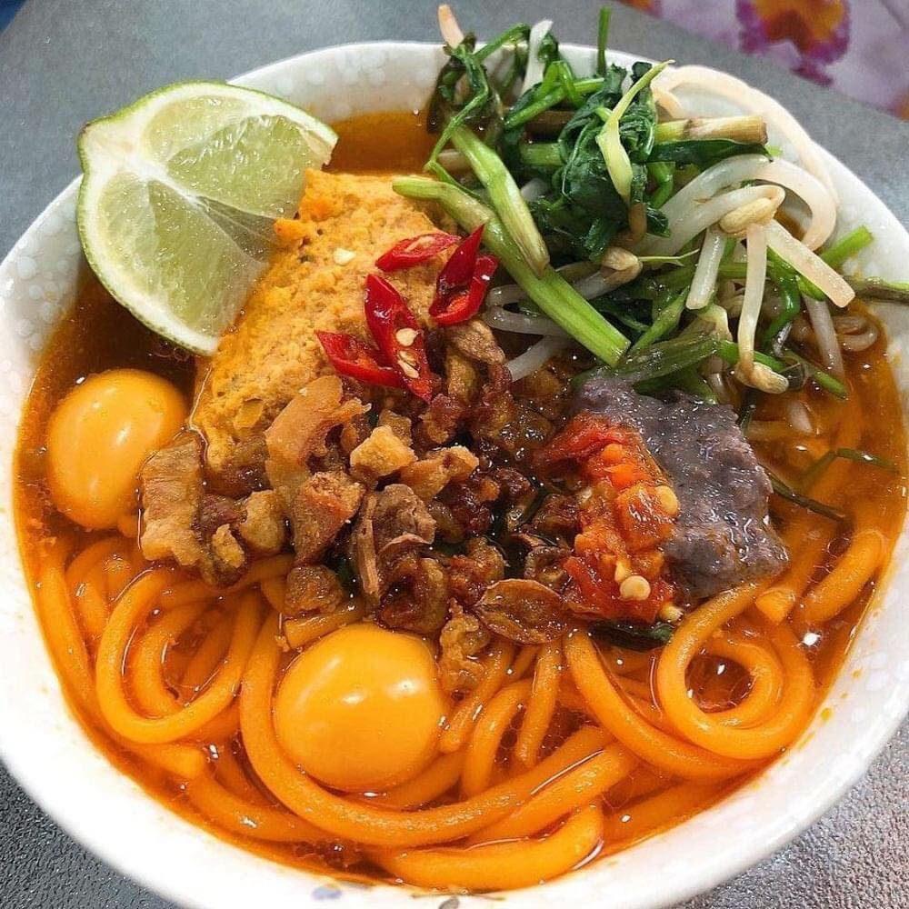 Bun do, the signature red noodle soup of Buon Ma Thuot and Dak Lak province