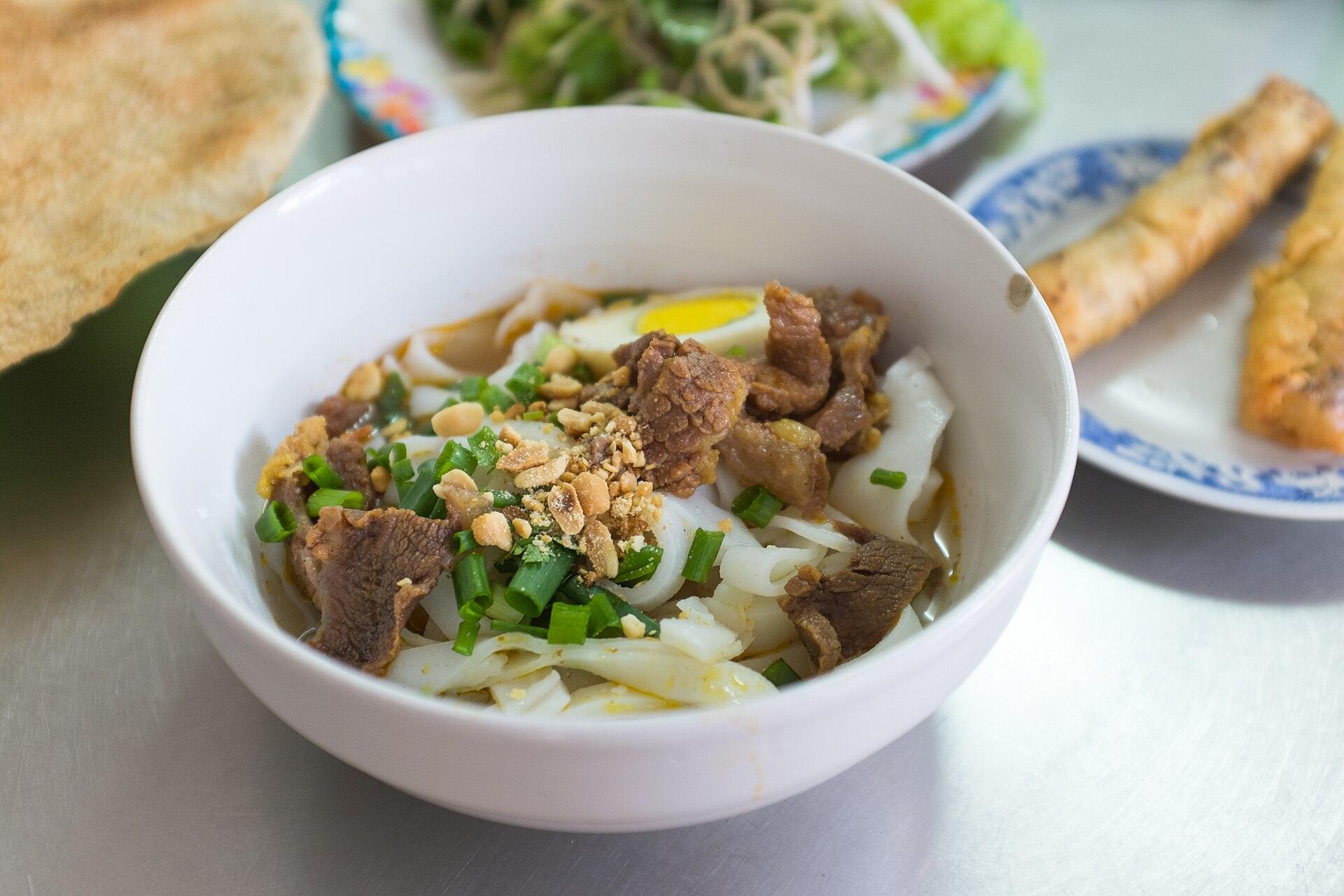 Mi Quang turmeric noodles, a central Vietnamese specialty from Da Nang