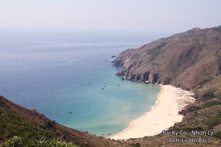 Turquoise water and limestone cliffs at Ky Co Beach near Quy Nhon, Vietnam