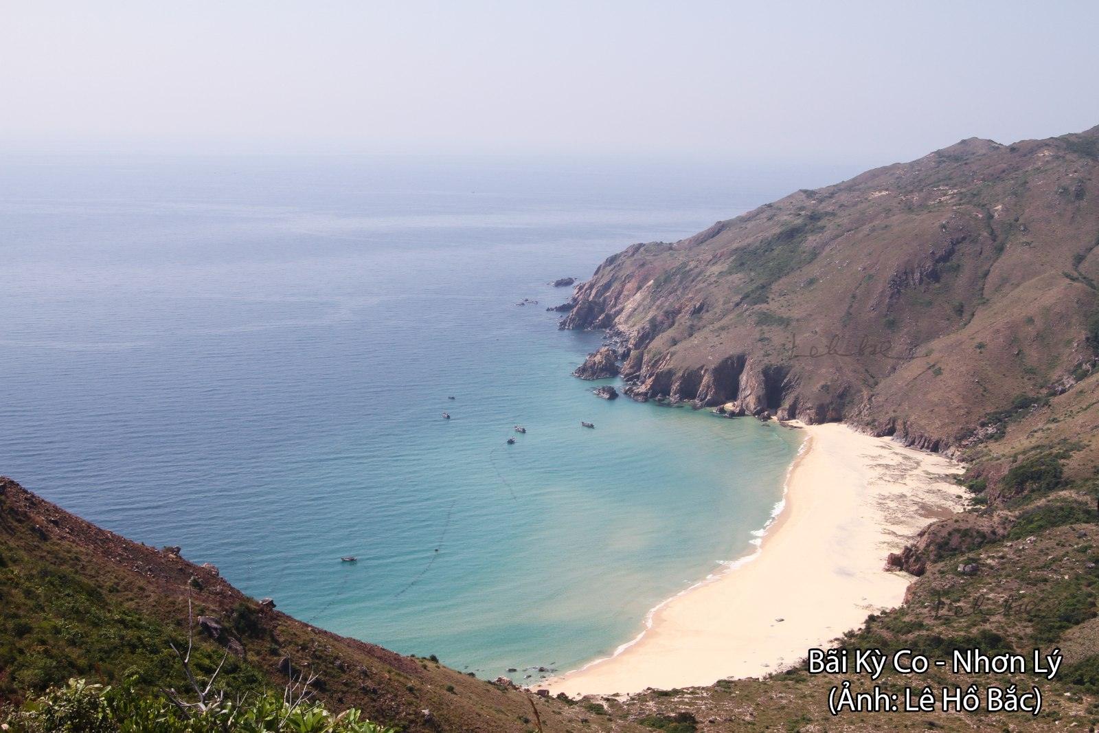 Turquoise water and limestone cliffs at Ky Co Beach near Quy Nhon, Vietnam